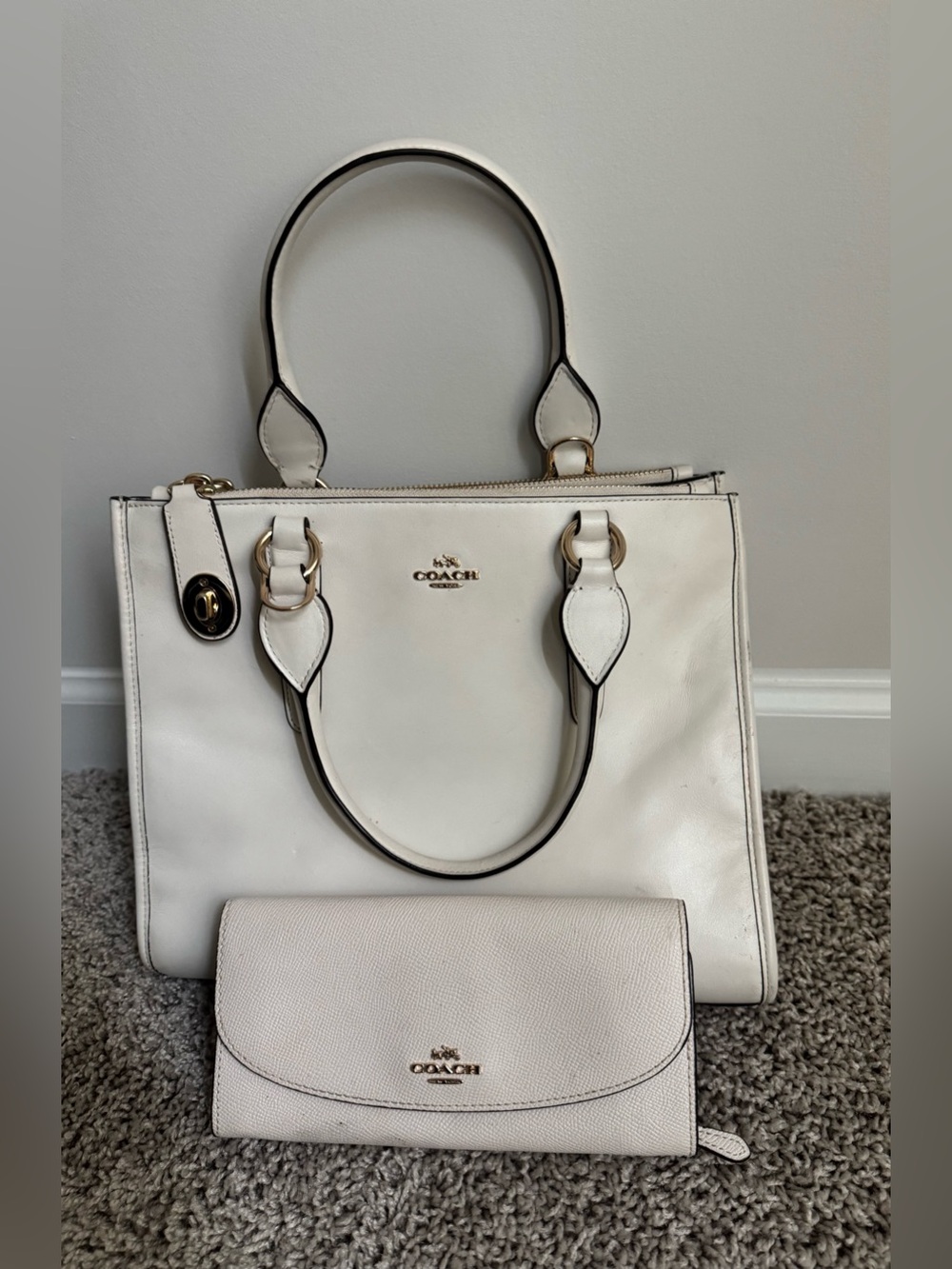 White coach purse and wallet!